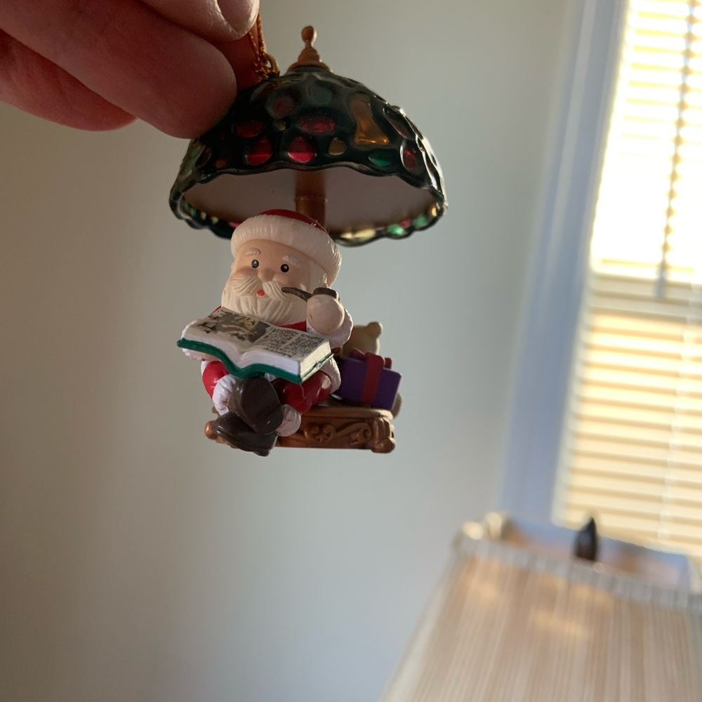 Santa under Tiffany lamp ornament